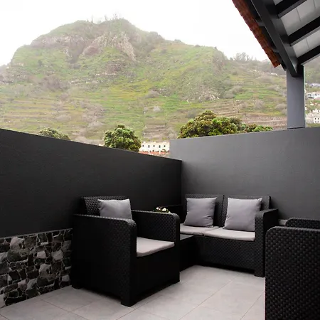 Village Center Two Bedroom Apartment Porto Moniz